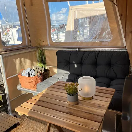 보트호텔 Maduco, Waterfront Krabben *